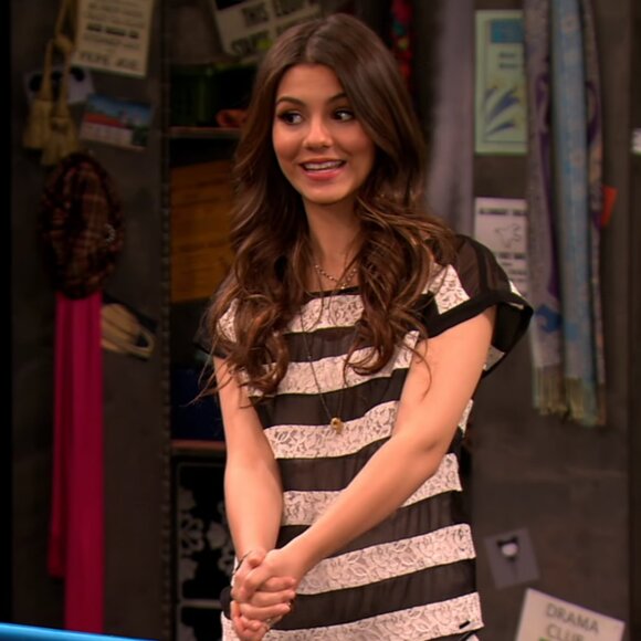 Guess Striped Lace Top ASO Tori Vega - Picture 8 of 8